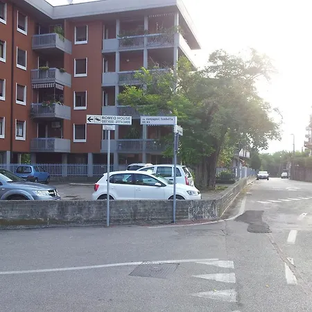 Πανσιόν Romeo House